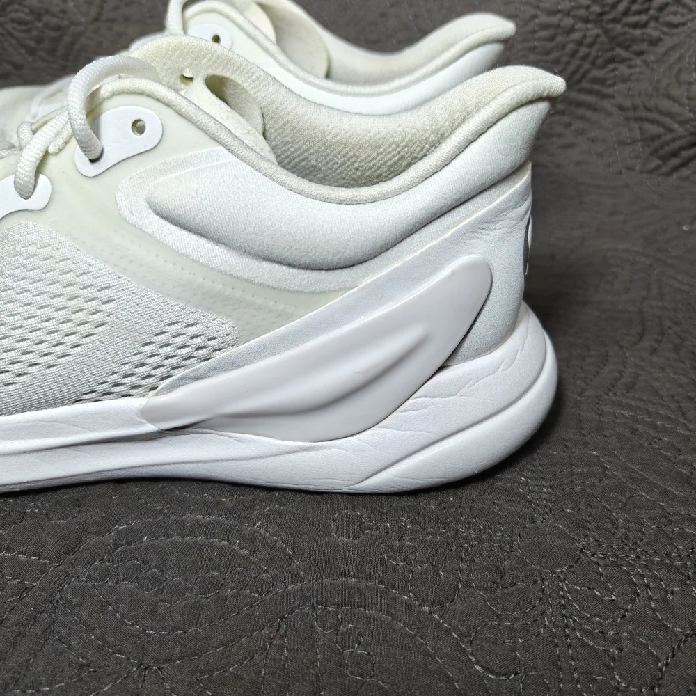 Lululemon Blissfeel Women's Athletic Running Sneaker Triple White Shoes Size 7.5 - Picture 4 of 10
